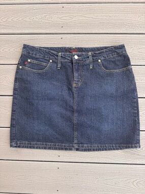 Vintage torrid Jean skirt with red star details size 12